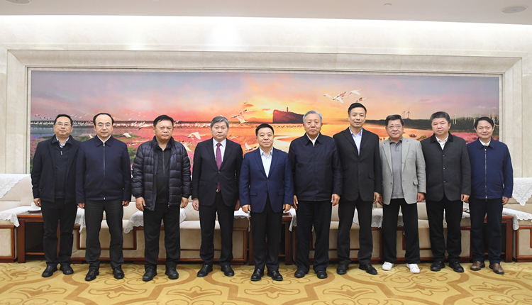 葉建春省長(zhǎng)會(huì)見(jiàn)北京江西商會(huì)金融委員會(huì)調(diào)研團(tuán).jpg
